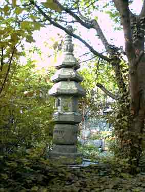 Steinturm-Laterne